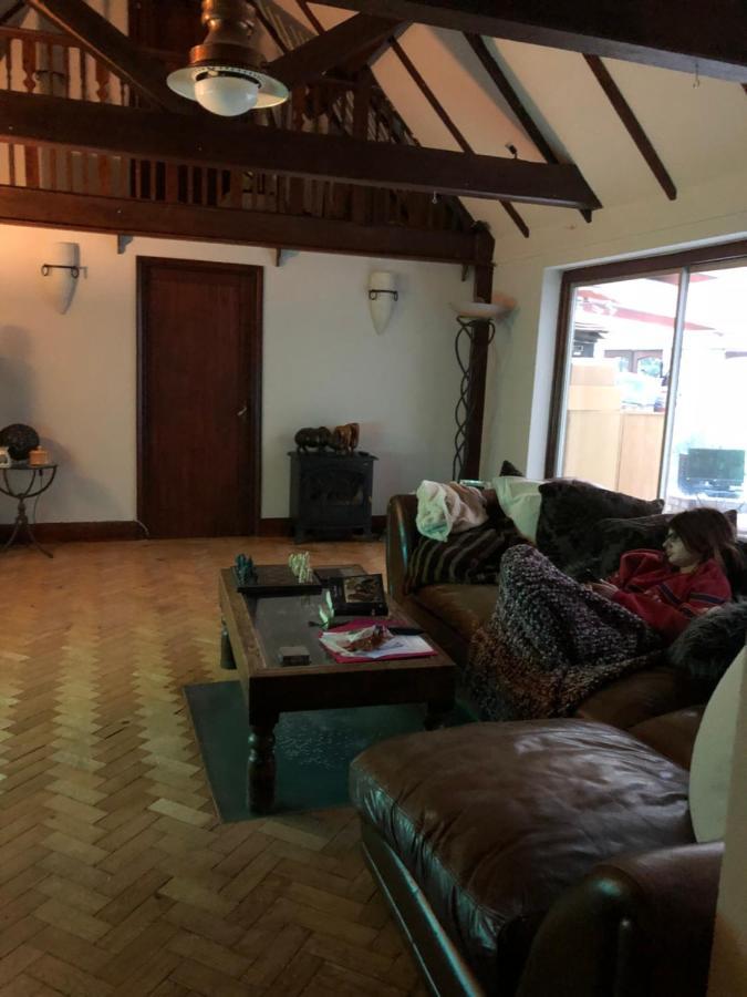 Dormansland South Lodge House المظهر الخارجي الصورة