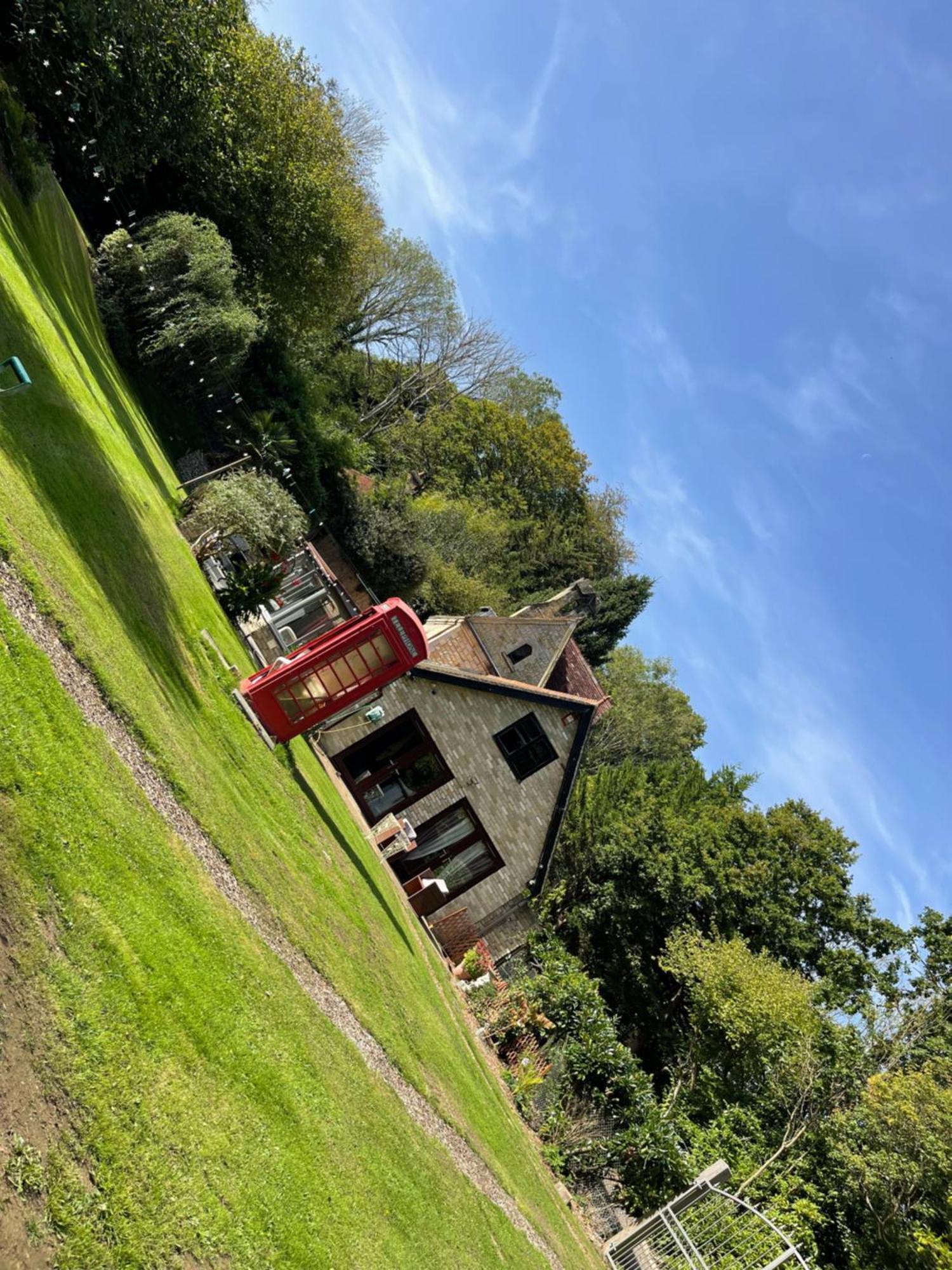 Dormansland South Lodge House المظهر الخارجي الصورة